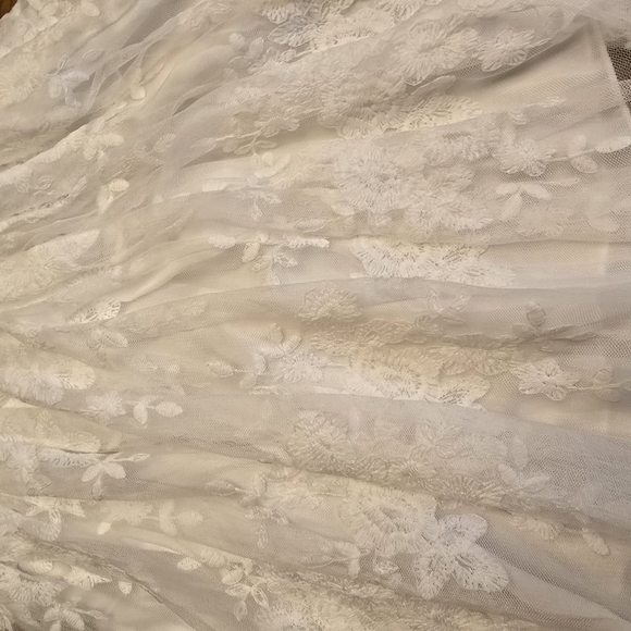 Elegant White Lace Fabric baby dress. Perfect for baptisms. Size 6/9 months - Picture 2 of 3